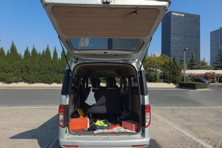 Used Kuayue Kuayue Xing V5 EV 2021 Luxury 6-Seater Passenger Bus with Lingdian System
