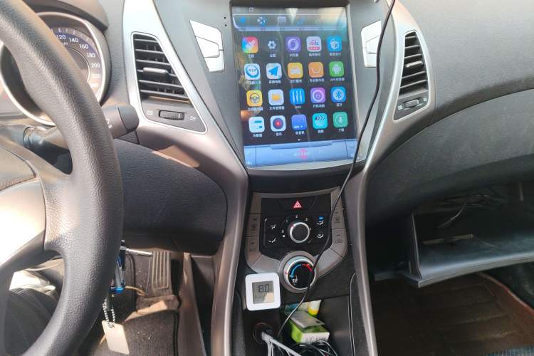 Used Hyundai Elantra (5th Generation / Langdong) 2015 1.6L Automatic Fashion Model