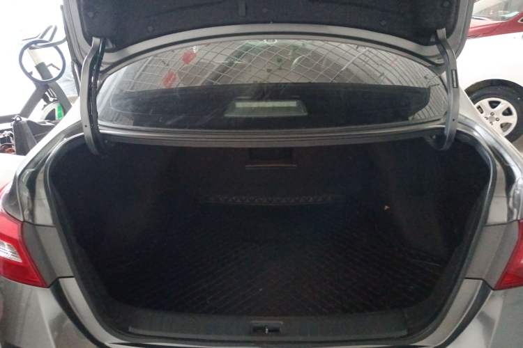 Used Nissan Sylphy 2019 1.6XV CVT Smart Connect Luxury Edition China VI Standard Trunk