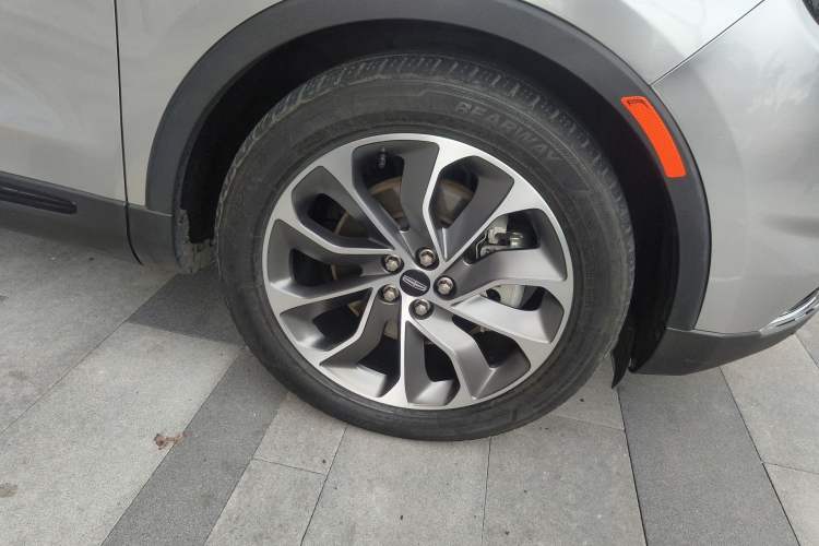 Used Lincoln Nautilus 2021 2.0T Two-Wheel Drive Zunyue Edition Right Front Wheel Hub