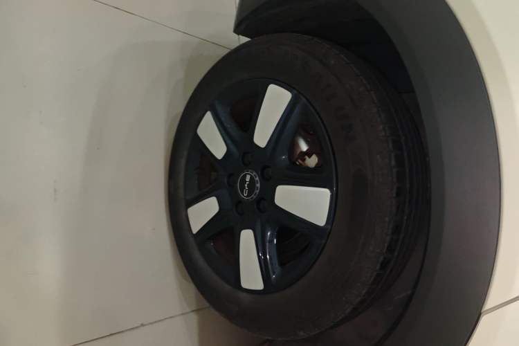 Used BYD Dolphin 2025 Intelligent Driving Version 410 km Fashion Edition Right Rear Wheel Hub