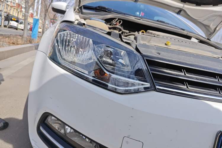 Used Volkswagen Polo 2016 1.6L Automatic Comfort Model
