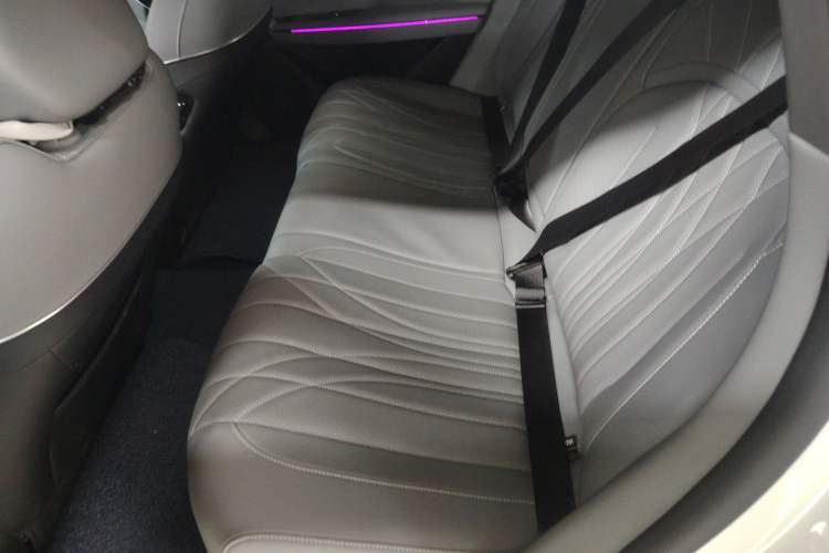 Used Geely Galaxy E8 2025 700 km Long-Range Intelligent Driving Version
