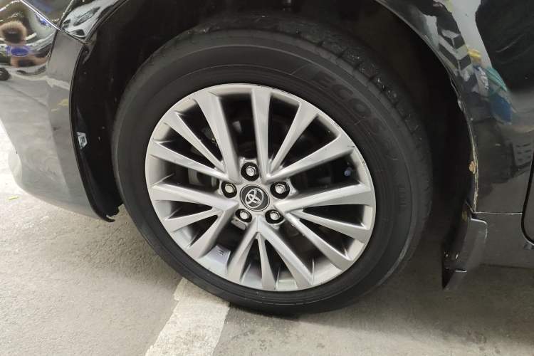 Used Toyota Camry 2016 2.5G 10th Anniversary Deluxe Navigation Edition Left Front Wheel Hub