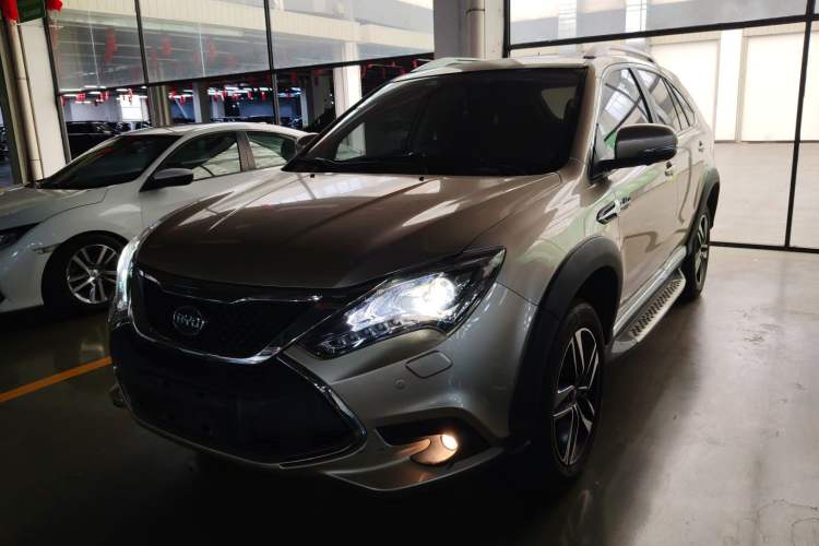Used BYD Tang New Energy 2015 2.0T Four-Wheel-Drive Flagship Model