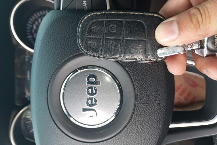 Used Jeep Commander 2018 2.0T Two-Wheel Drive Enjoyment Version China VI Emission Standard
