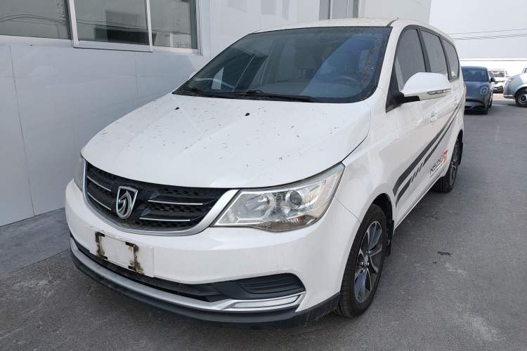 Used Baojun 730 2016 Revised 1.5L Manual Standard Version 7 Seats China V Emission Standard