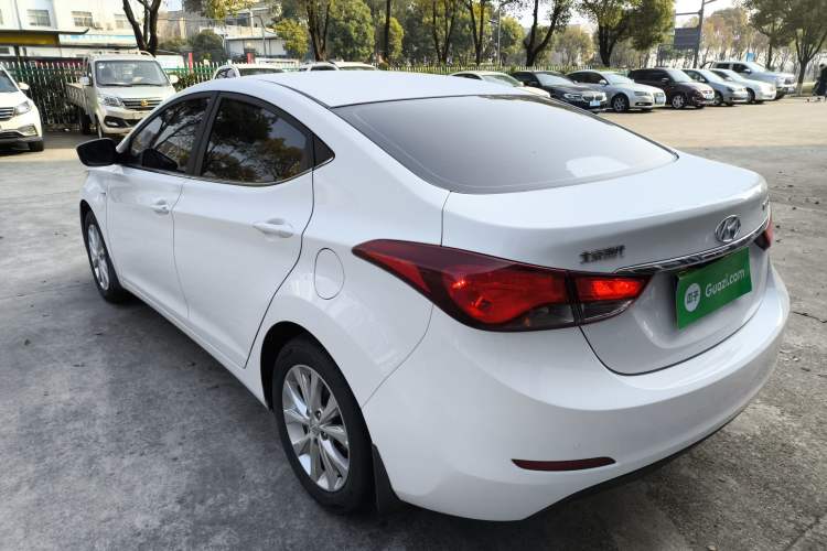 Used Hyundai Elantra (5th Generation / Langdong) 2016 1.6L Automatic Smart Version
