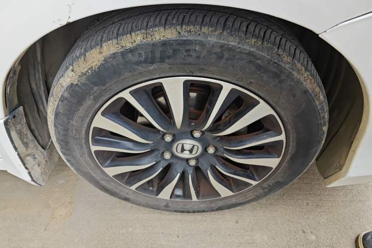 Used Honda Crider 2013 1.8L automatic luxury edition
