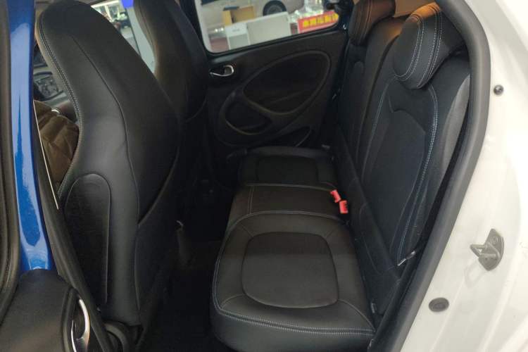 Used smart forfour 2018 1.0L 52kW Passion Edition Left Rear Seat