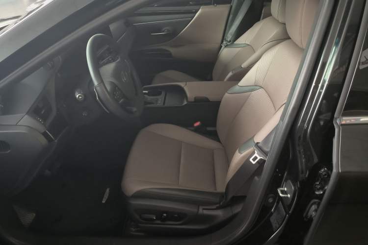 Used Lexus ES 2023 200 Excellence Edition Left Front Seat