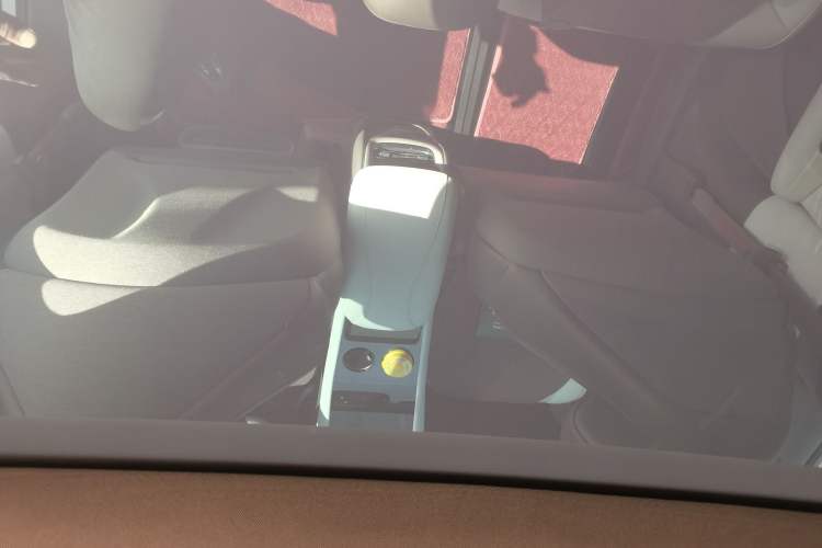 Used IM LS7 2023 90 kWh Elite Rear-Drive Version Headliner