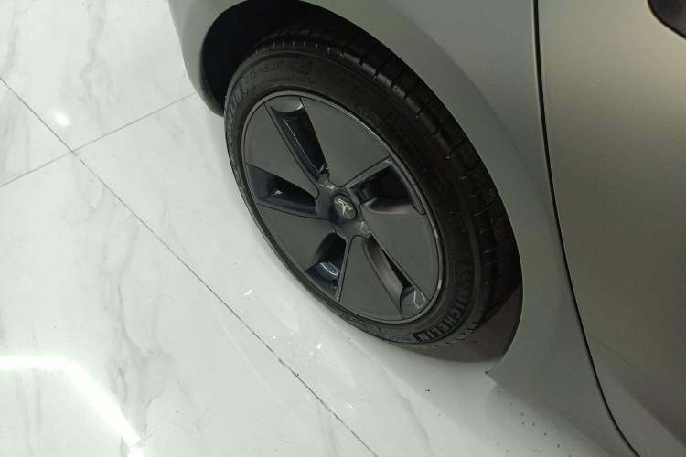 Used Tesla Model 3 2022 Rear-Wheel-Drive Version Right Rear Wheel Hub