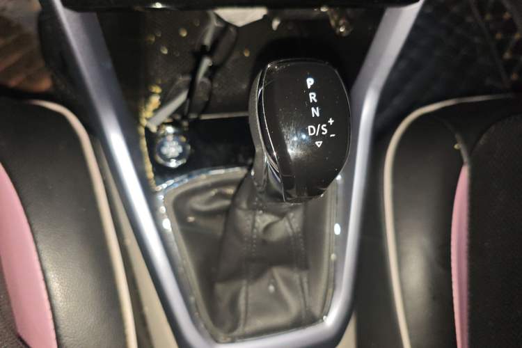 Used Volkswagen T-Cross 2020 1.5L Automatic Comfort Edition Gear Lever