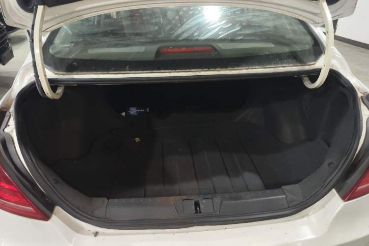 Used Geely Auto Emgrand 2016 Sedan 1.5L Manual Upward Edition Trunk