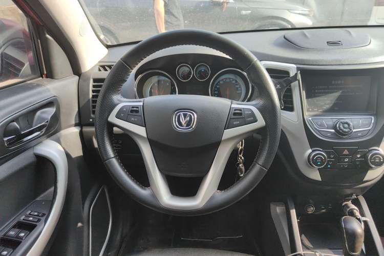 Used CHANGAN CS35 2015 1.6L Automatic Luxury Model China V Standard
