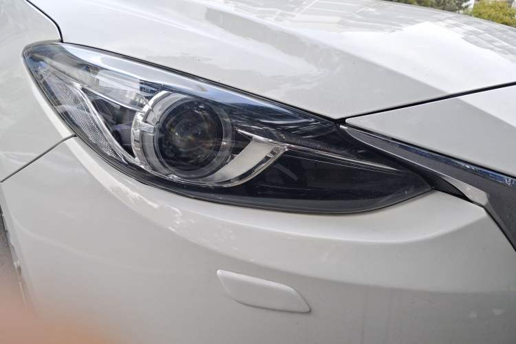 Used Mazda Mazda 3 Axela 2014 Hatchback 2.0L Automatic Flagship Model