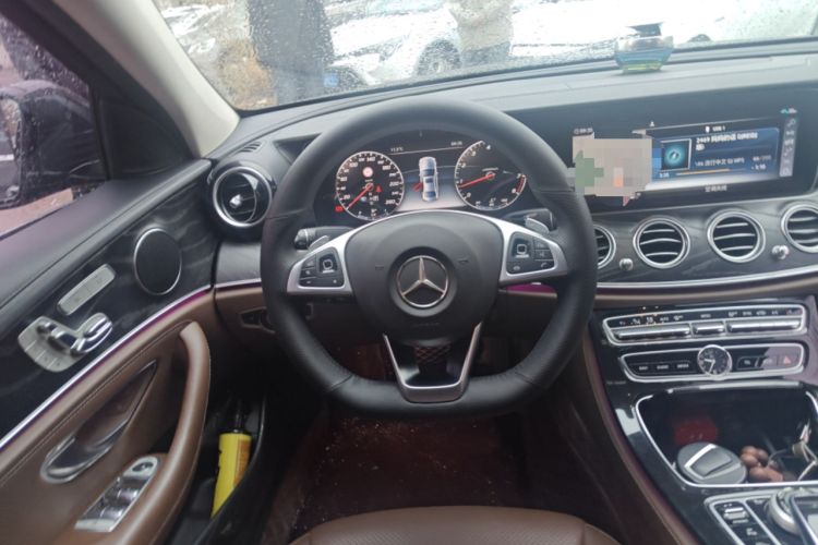 Used Mercedes-Benz E-Class 2016 E 300 L Sporty and Stylish Model
