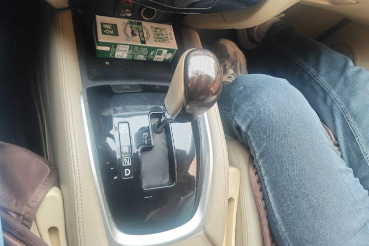 Used Nissan X-Trail 2014 2.5L CVT Leading Edition 4WD
