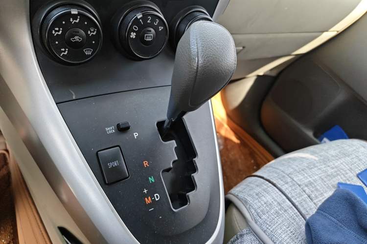 Used Toyota Verso 2015 180E CVT Crossover Edition