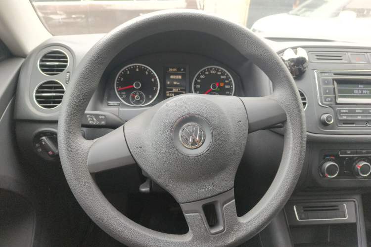 Used Volkswagen Tiguan 2013 1.8TSI Automatic Two-Wheel Drive Trend Edition Steering Wheel