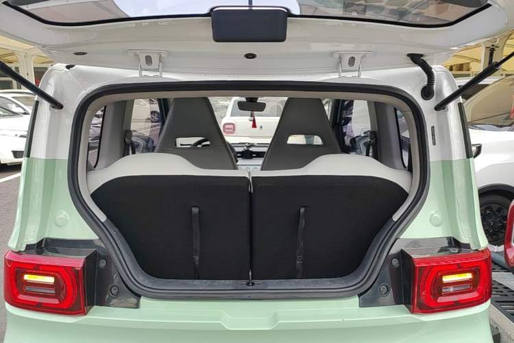 Used Wuling Hongguang MINIEV 2021 Macaron Premium Model – Lithium Iron Phosphate