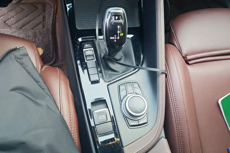 Used BMW X1 2020 sDrive20Li Premium Edition Gear Lever