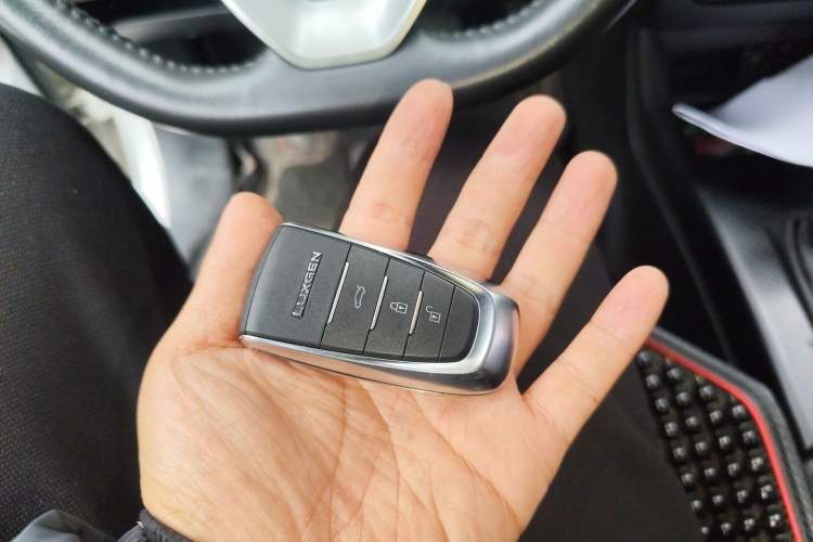 Used Luxgen U5 SUV 2017 1.6L CVT Prestige Edition