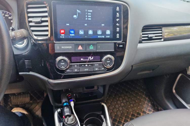 Used Mitsubishi Outlander 2019 2.0L Two-Wheel Drive Comfort Edition 5 Seats China VI Standard
