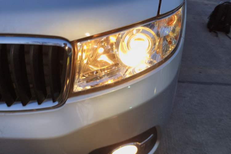 Used Jinbei Hiace X30 2020 1.5L Van Super-Enjoyment Model China VI Standard SWC15M
