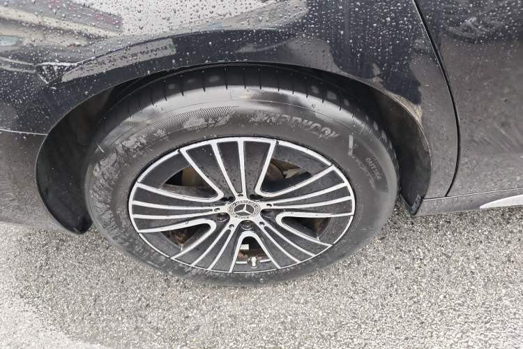 Used Mercedes-Benz E-Class 2024 E 260 L Right Rear Wheel Hub