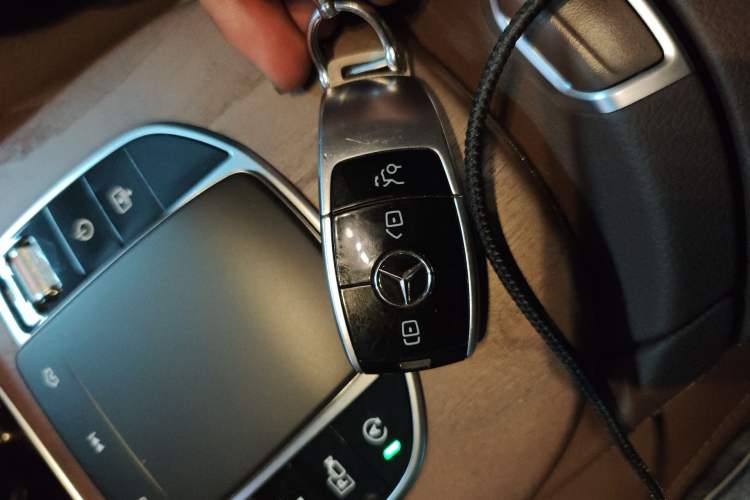 Used Mercedes-Benz E-Class 2020 Restyled E 300 L Exclusive Edition Vehicle Key