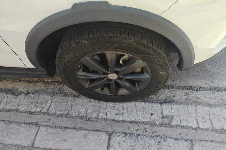 Used BYD Yuan New Energy 2019 EV360 Smart Connect Leading Model Right Front Wheel Hub