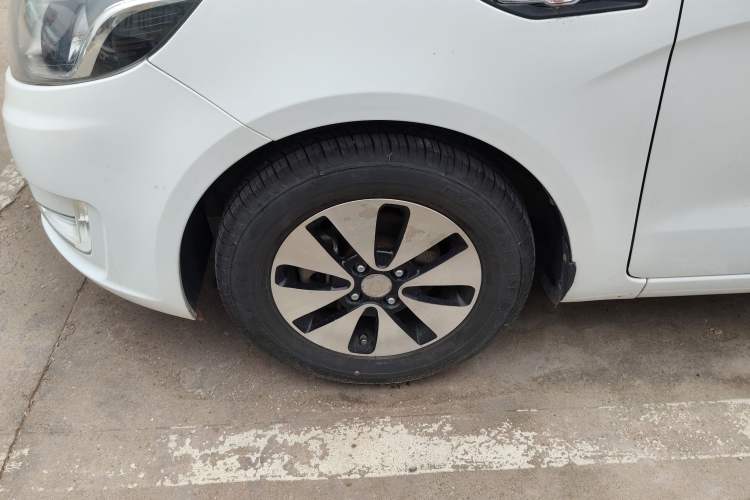 Used Kia K2 2012 Sedan 1.4L MT GLS Commemorative Edition