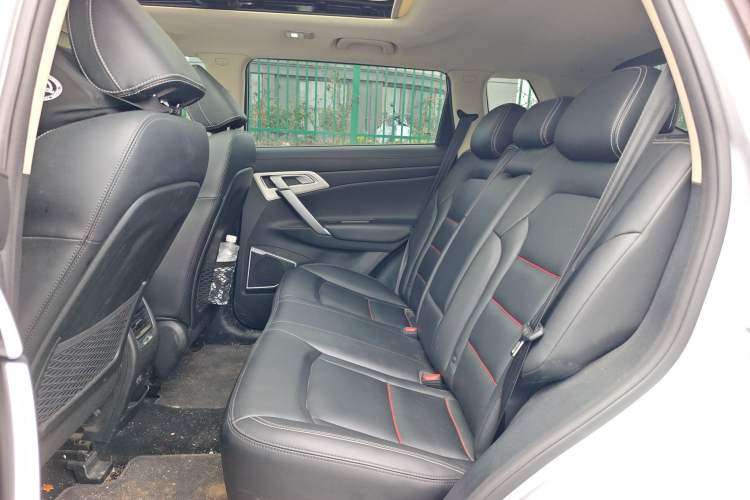 Used Geely Auto Emgrand X7 Sport 2018 1.8TD Automatic Two-Wheel Drive Smart Connect 4G Internet Edition
