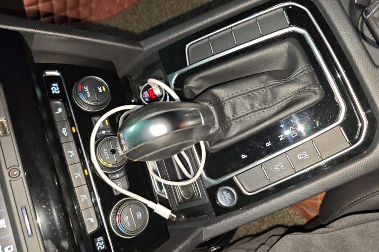 Used Volkswagen Magotan 2017 330TSI DSG Luxury Model Gear Lever