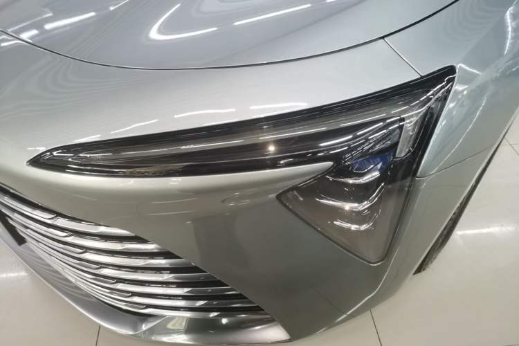 Used Buick LaCrosse 2025 28T Platinum Edition
