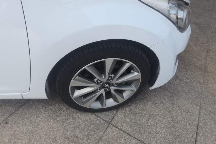 Used Hyundai Elantra (5th Generation / Langdong) 2015 1.6L Automatic Leading Model
