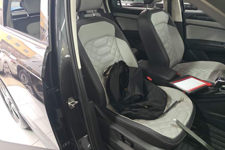 Used Volkswagen Tayron 2023 330TSI Two-Wheel-Drive Luxury Plus Advanced Version
