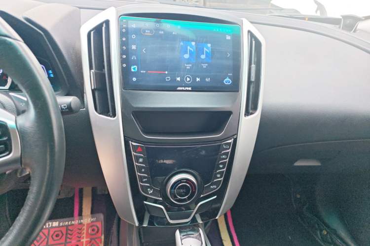 Used Luxgen U6 SUV 2017 1.8T Enhanced Charm Edition
