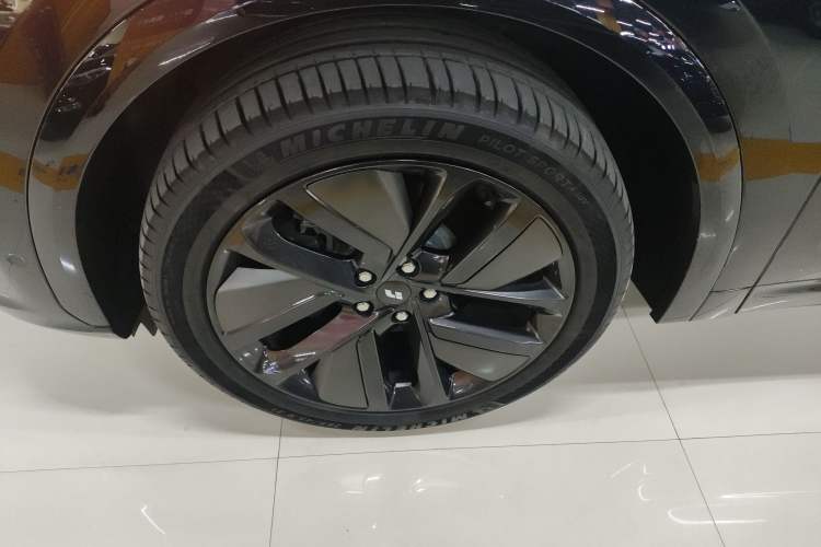 Used Li Auto L7 2024 Ultra Model Left Front Wheel Hub