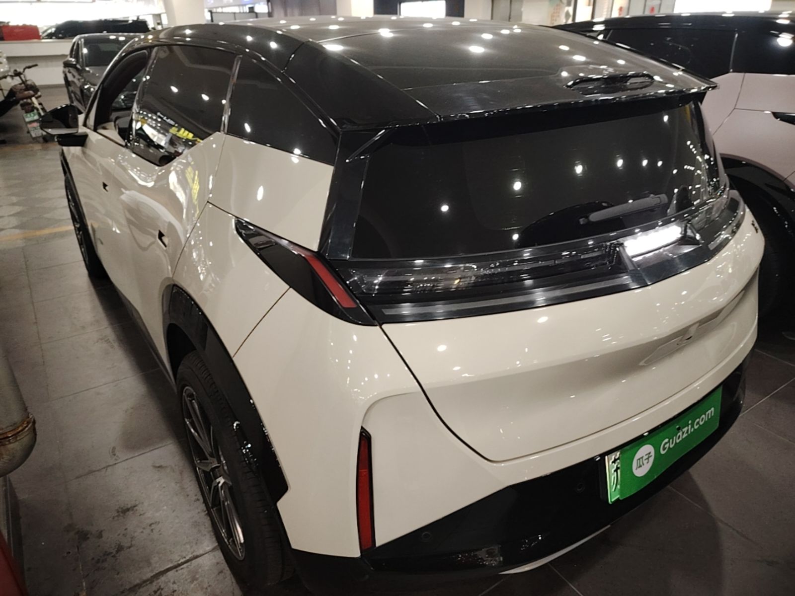 Zeekr X 2023 Four-Wheel Drive YOU Edition 4 Seats — снимка 4
