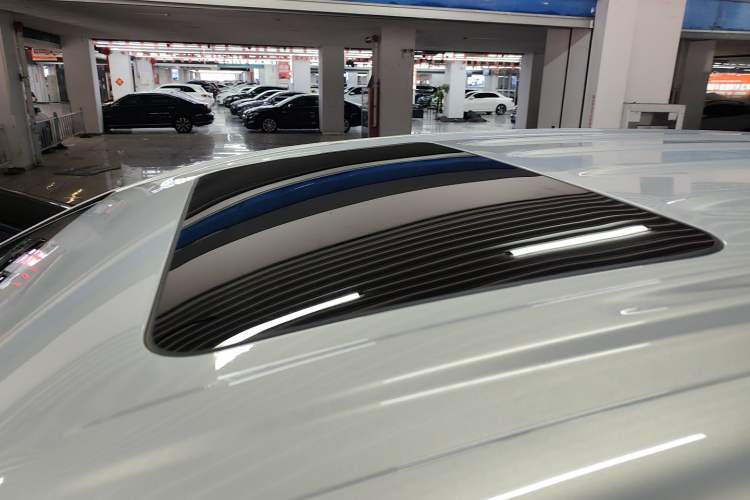 Used Buick GL8 New Energy 2025 Lu Shang Luxury Edition 7-Seater Roof