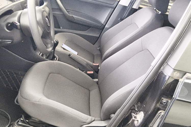 Used Volkswagen Santana 2013 1.6L Manual Fashion Edition
