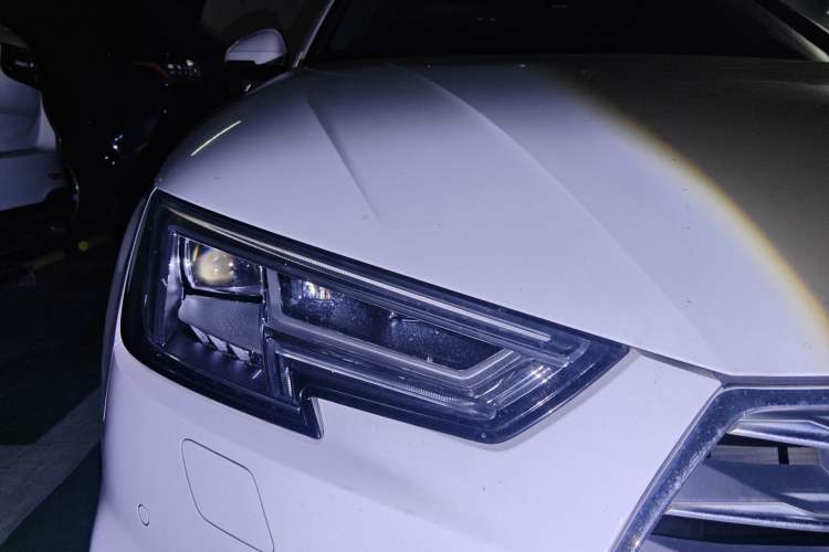 Used Audi A4L 2018 30th Anniversary Edition 40 TFSI Fashion Model Right Front Headlight