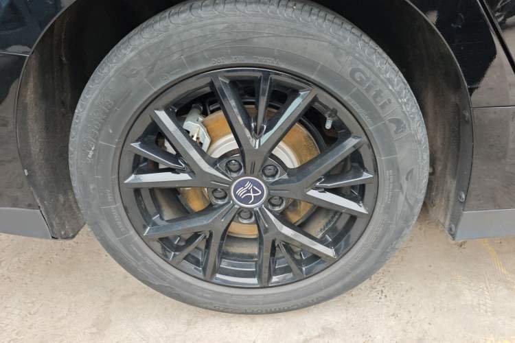 Used BYD Han 2023 DM-i Champion Edition 121KM Prestige Model Right Rear Wheel Hub