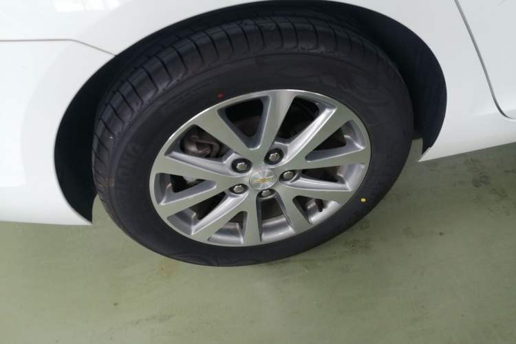 Used Chevrolet Malibu 2018 530T Automatic Luxury Edition Right Rear Wheel Hub