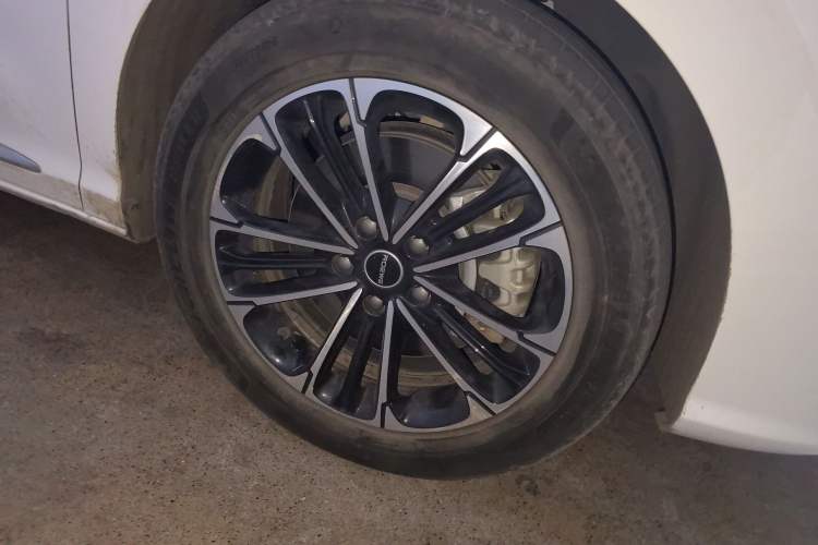 Used Roewe iMAX8 2021 400TGI Supreme Series Prestige Edition Right Front Wheel Hub