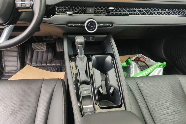 Used Honda Accord 2025 260TURBO Prestige Edition Gear Lever