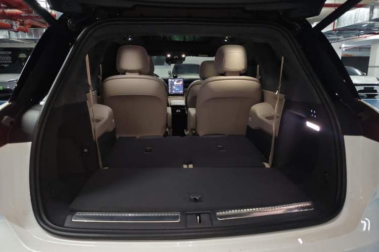 Used Nio ES8 2023 75 kWh Trunk